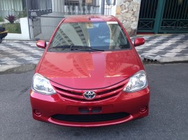 ETIOS SEDAN XS 1.5 2014 9