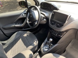 PEUGEOT 208 GRIF. 2015 4
