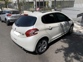 PEUGEOT 208 GRIF. 2015 12