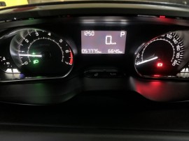 PEUGEOT 208 GRIF. 2015 14